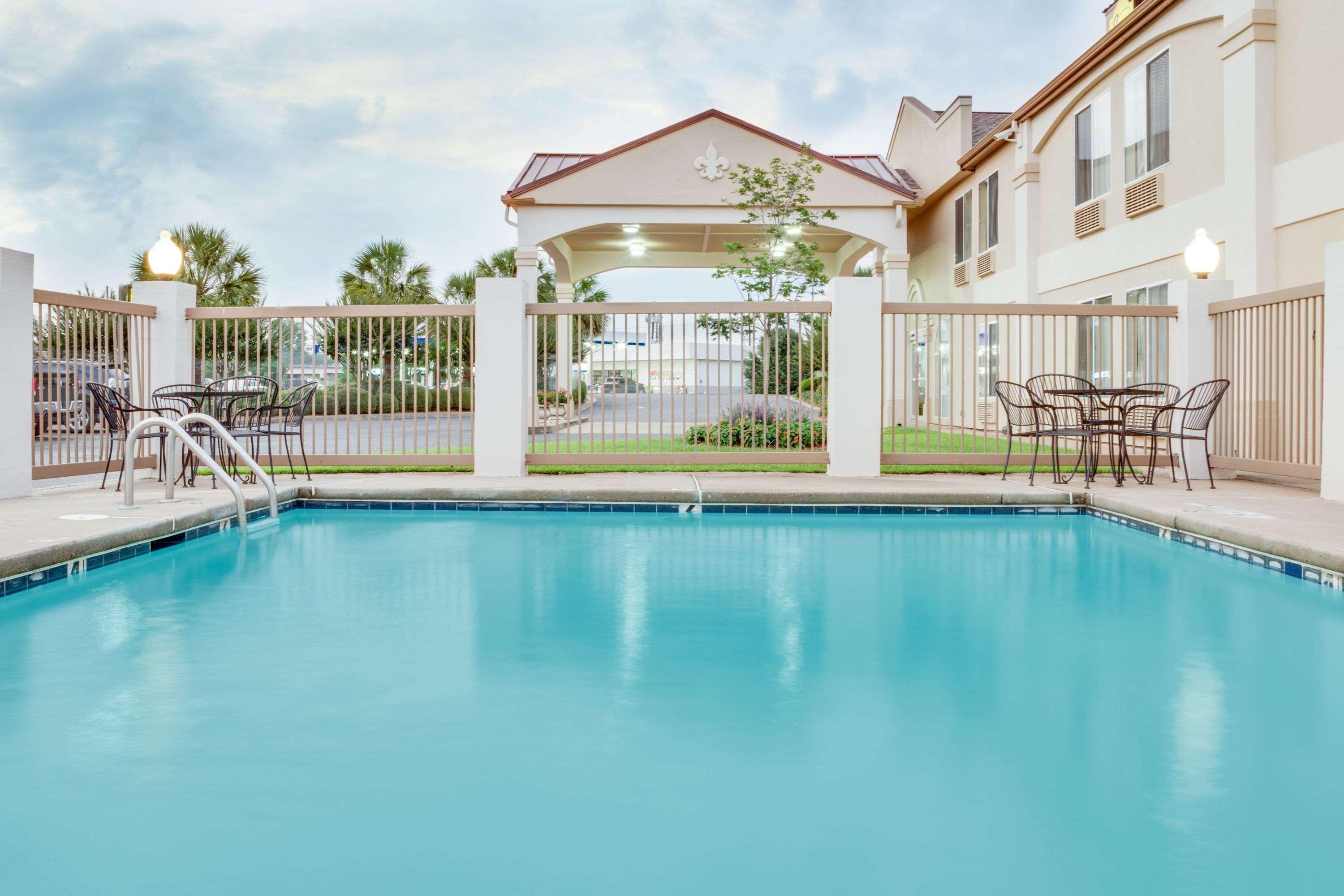 Surestay Hotel By Best Western Alexandria Airport Exterior photo